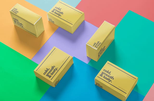 Custom colorful mailer boxes — DTC packaging